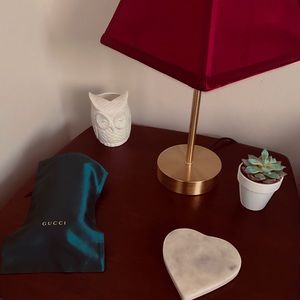 Hey there, I’m Rayne. All prices are negotiable✨